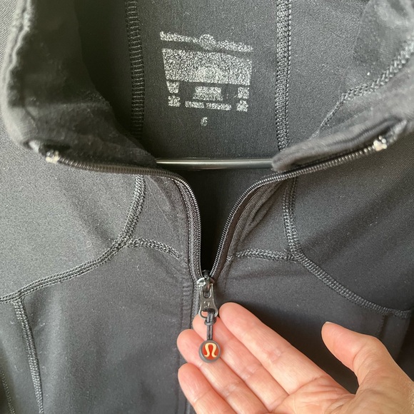 Lululemon jacket - Picture 4 of 8